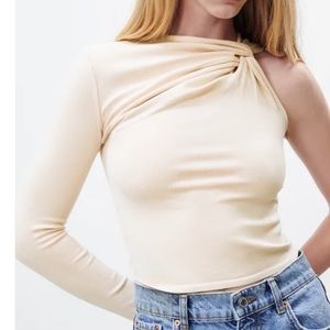Zara asymmetrical - one sleeve cream knitted top
